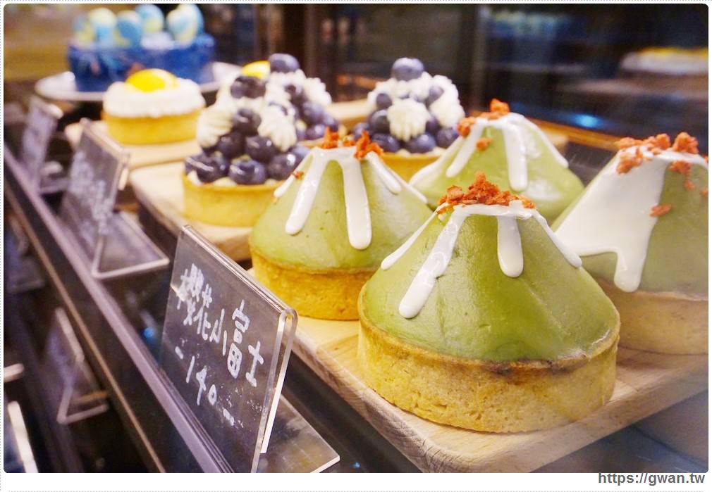 [桃園甜點●咖啡廳] 風雨珈琲 -- 蛋糕上的小宇宙 | 開店立刻秒殺的星空蛋糕