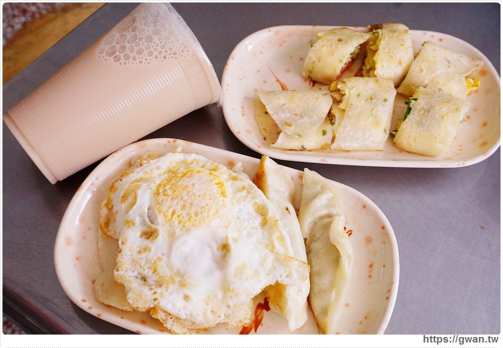 台東春牛豆漿大王早點 鴨母寮市場旁 開幕一年等不到各大電視台採訪的早餐店 吃關關