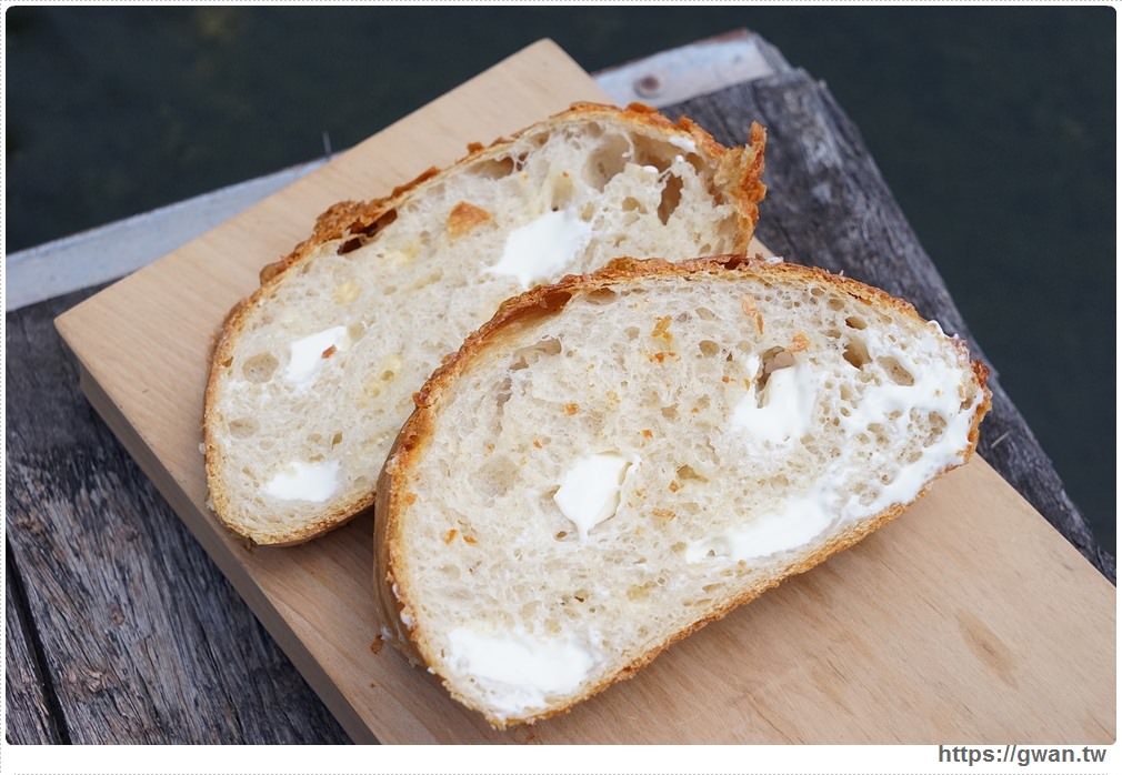 E-ma 柴燒窯烤歐式麵包 | 一周只賣四天的比臉大麵包，結合在地食材超有料，還有神秘隱藏版賣完等明年！！
