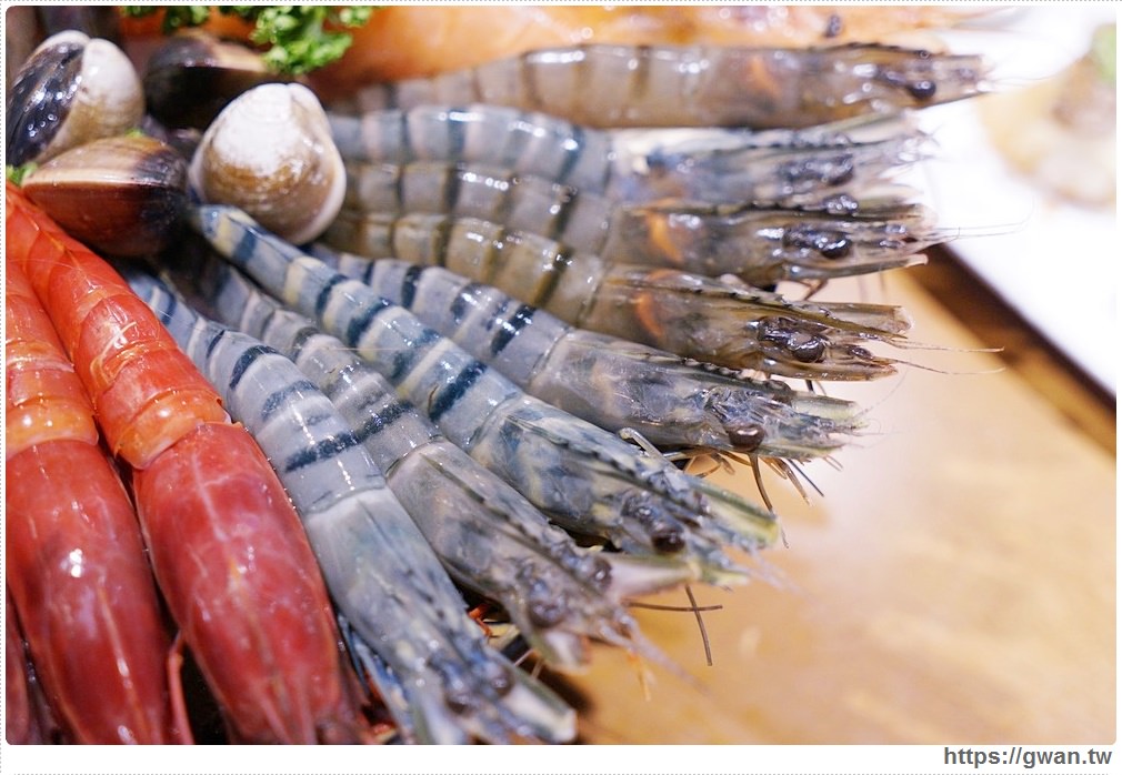 水森水產 | 台中最青的現撈海鮮，一次給你40隻蝦蝦和帝王蟹，打卡再送300g美牛！！