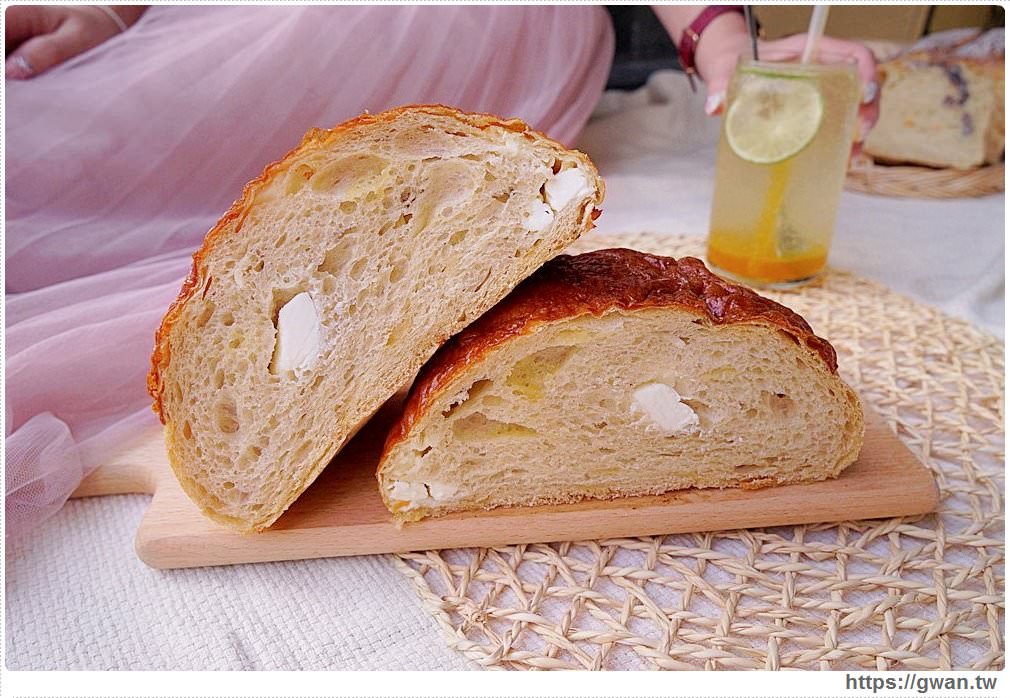 E-ma 柴燒窯烤歐式麵包 | 一周只賣四天的比臉大麵包，結合在地食材超有料，還有神秘隱藏版賣完等明年！！
