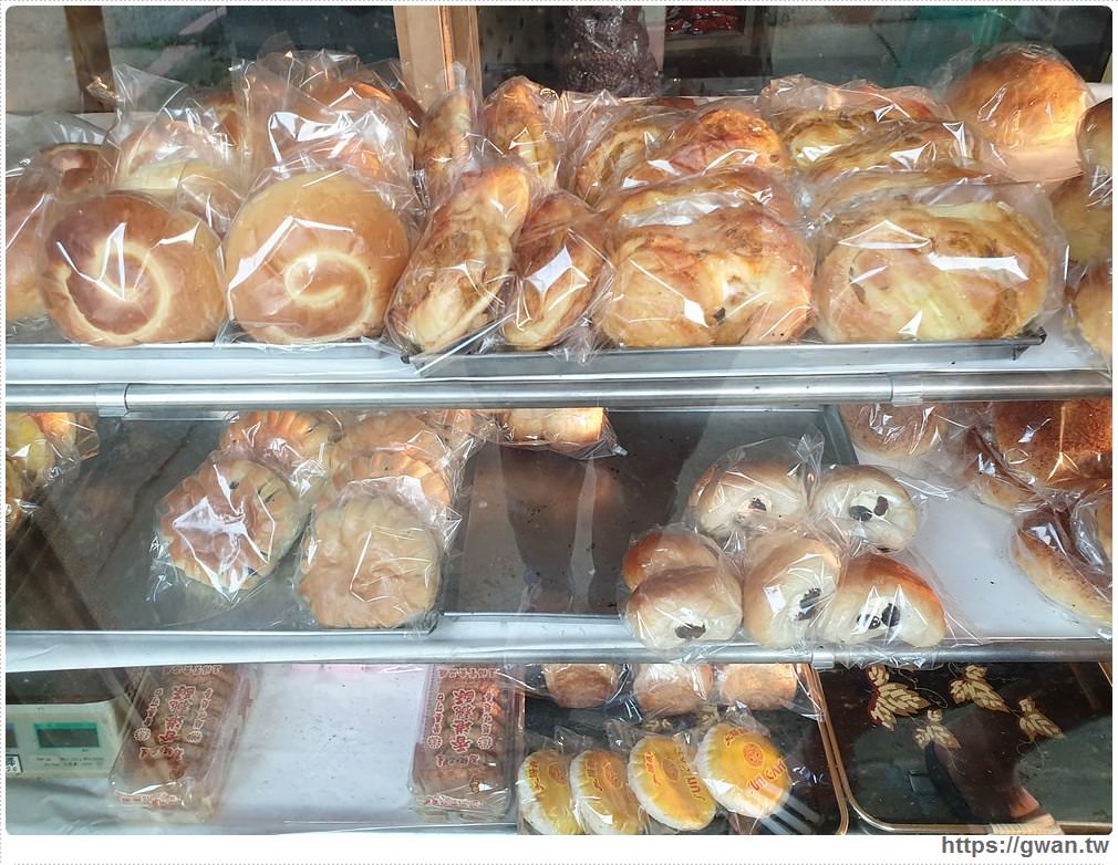慶珍軒餅舖｜在地50年麵包老店，古早味大餅、小時候麵包超懷舊 ！