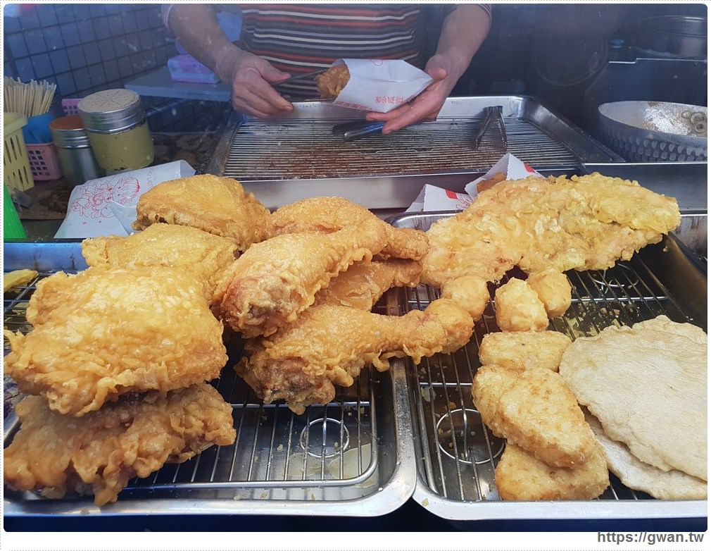 卜峰香雞排 | 開業20年，灣裡人從小吃到大的炸雞店，雞腿外脆內嫩超搶手