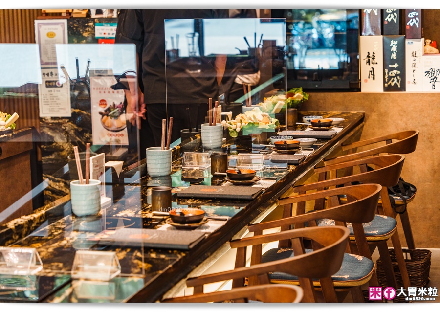 台北火鍋名店『二本松涮涮屋』桌邊服務吃鍋免動手，火鍋界的PRADA就是它！