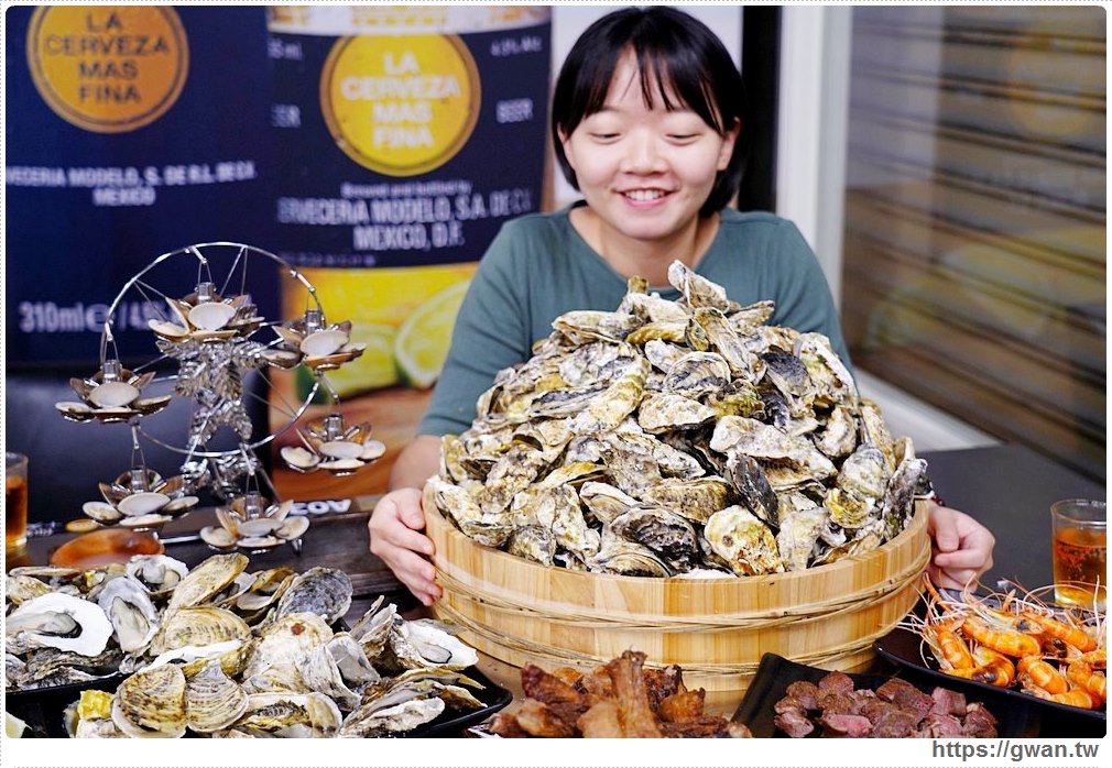 不用出國就能吃到泰國超夯的火山蝦，還有火山排骨買一送一喔！泰辛火山排骨